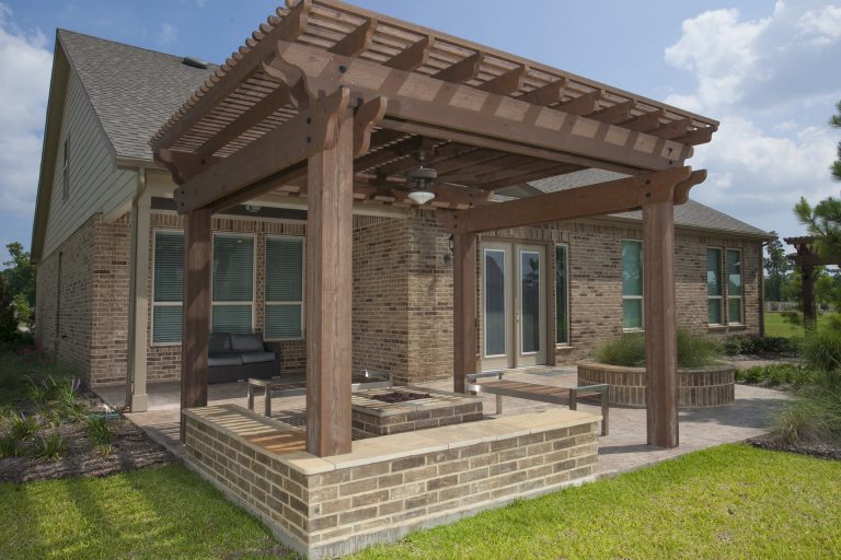 Connemara: A luxurious outdoor living area in The Woodlands TX.