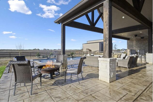 Popular custom pool features in Sugar Land TX