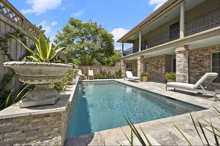 Tanning ledge in custom pool design – Sugar Land TX